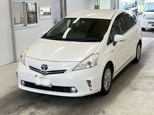 3469 Toyota Prius alpha ZVW41W 2011 г. (KCAA Minami Kyushu)